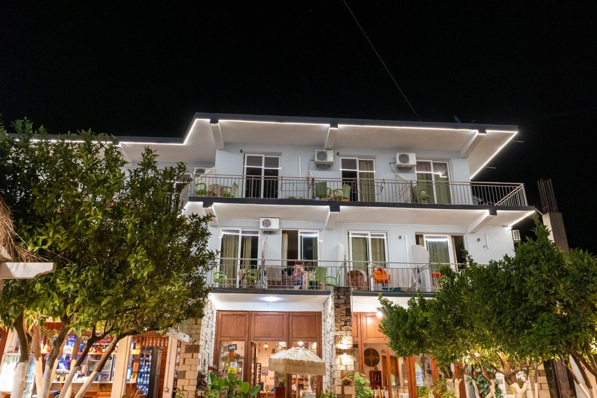 Hotel Nika Radhimë Exterior foto